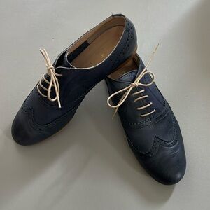 Elegant Navy Leather Women’s Oxford